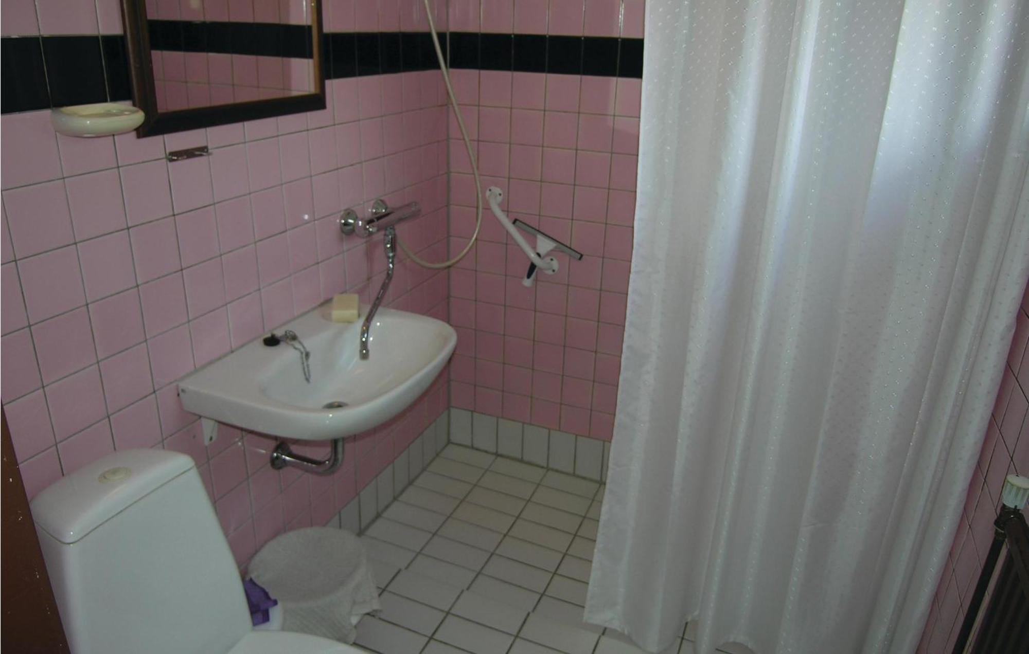Awesome Home In Ronne With Wifi 외부 사진